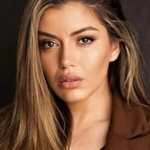 تصویر هنرمند Angela Cela