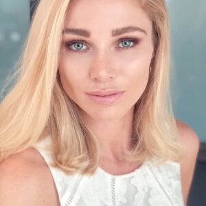 تصویر هنرمند Alyssa Julya Smith