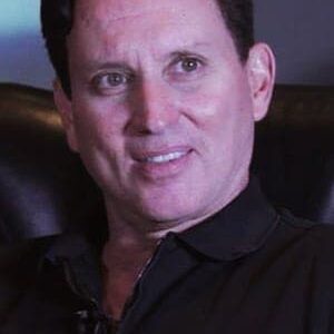 تصویر هنرمند Gary A. Hecker