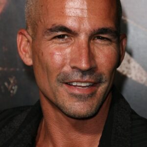 تصویر هنرمند Ethan Maniquis