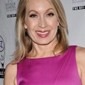 تصویر هنرمند Marguerite Pomerhn Derricks