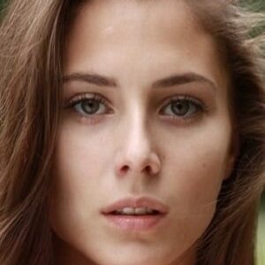 تصویر هنرمند Lyubov Sokolinskaya