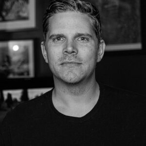 تصویر هنرمند Brett W. Bachman