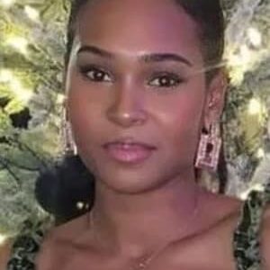 تصویر هنرمند Nadine Mills