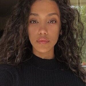 تصویر هنرمند Ayana Doucouré