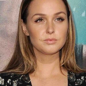 تصویر هنرمند Camilla Luddington
