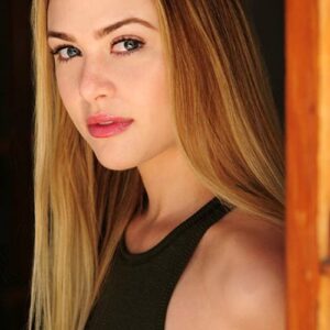 تصویر هنرمند Hayley Erin