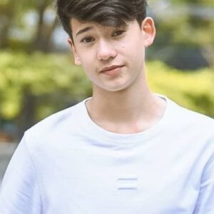 تصویر هنرمند Christiaan Churaporn