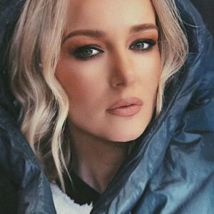 تصویر هنرمند Adriana Matoshi