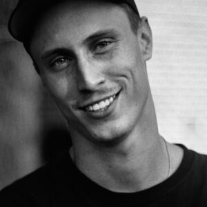 تصویر هنرمند Theo Anthony