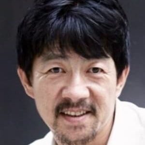 تصویر هنرمند Hong Sung-duk