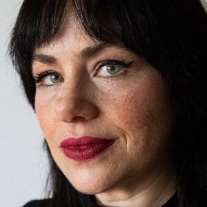 تصویر هنرمند Karine Teles