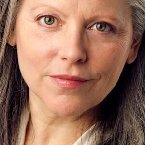 تصویر هنرمند Lynne Adams