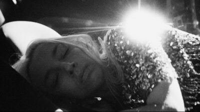 Teaser for Do Not Expect Too Much from the End of the World