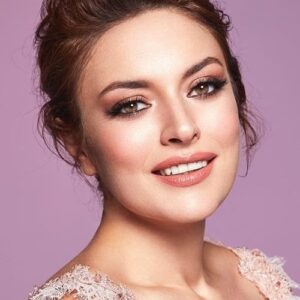 تصویر هنرمند Ezgi Mola