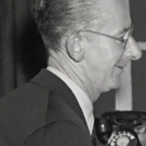 تصویر هنرمند Angus MacPhail