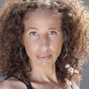 تصویر هنرمند Mia Golden