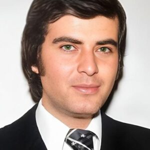 تصویر هنرمند Tarık Akan