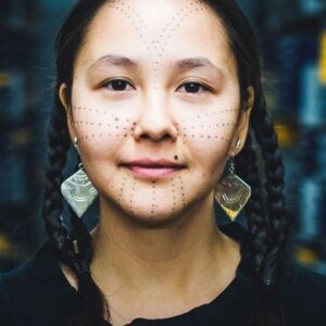 تصویر هنرمند Asinnajaq