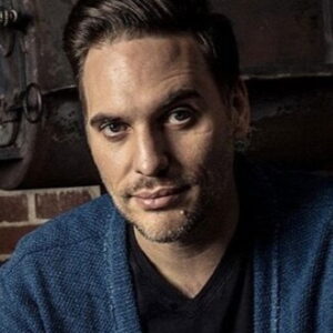 تصویر هنرمند Curtis Gwinn