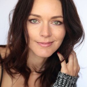 تصویر هنرمند Hannah Barefoot