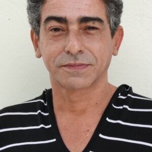 Photo of artist Claudio Jaborandy