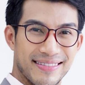 Photo of artist Ophaphoom Chitapan