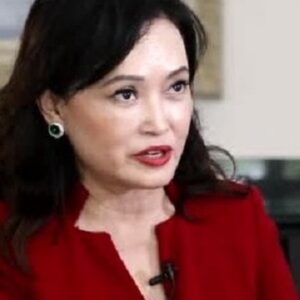 Photo of artist Huel-Yi Lin