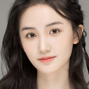 Photo of artist Liang Yongni