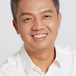 Photo of artist Xiaohui Wang