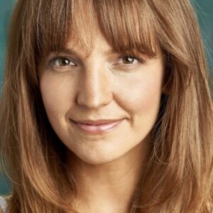 Photo of artist Natalie Devine Riskas