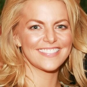 Photo of artist Melinda Songer