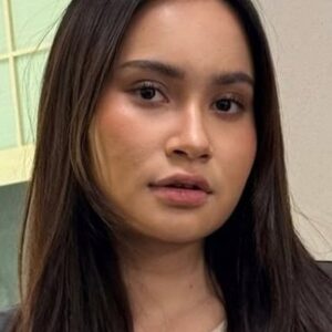 Photo of artist Satine Zaneta