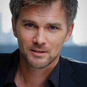 Photo of artist Jamie Irvine