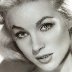 Photo of artist Shirley Anne Field