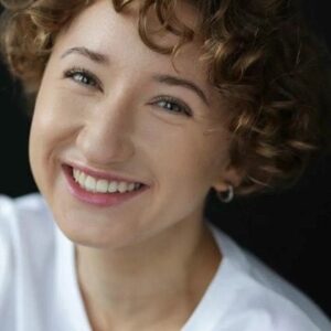 Photo of artist Mariya Dudnik