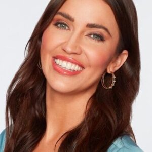 Photo of artist Kaitlyn Bristowe