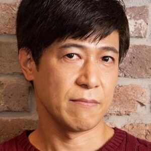 Photo of artist Eiji Hanawa