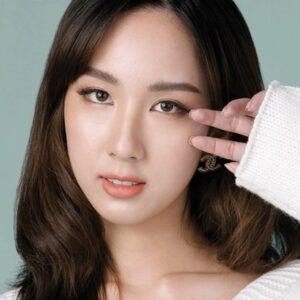 Photo of artist Sarunchana Apisamaimongkol