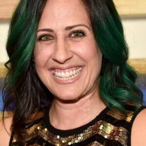 Photo of artist Kelly Galuska