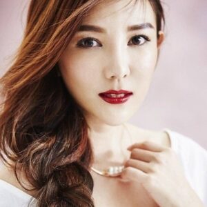 Photo of artist Chris Tong