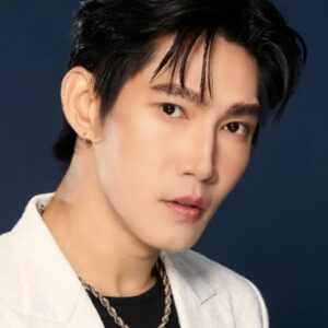 Photo of artist Sivakorn Lertchuchot