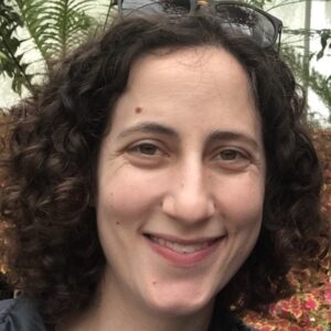 Photo of artist Anne Abramowitz Junget