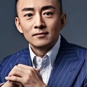 Photo of artist Ning Ya