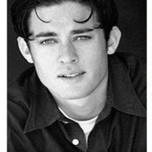 Photo of artist Christopher Pettiet