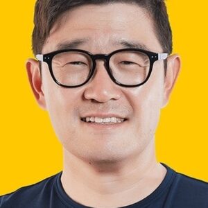 Photo of artist Joy Jinsoo Lee