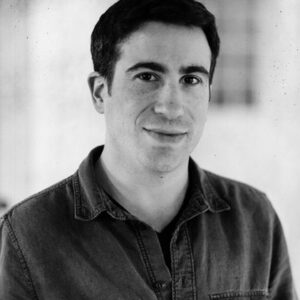 Photo of artist Jeremy Yaches