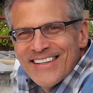 Photo of artist Roberto Sneider