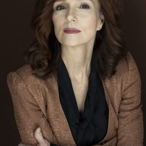 Photo of artist Jennifer Dale