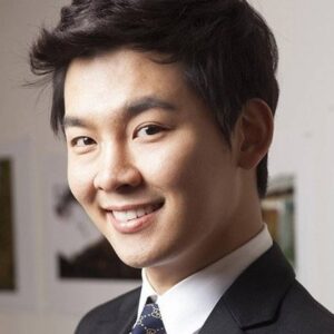 Photo of artist Jeong Neom-chyeo